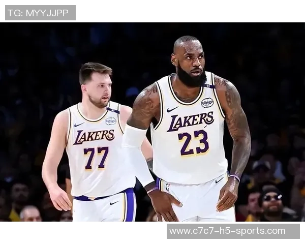 张佳玮分析詹姆斯持球策动减少原因东契奇分担责任与启动困难并存